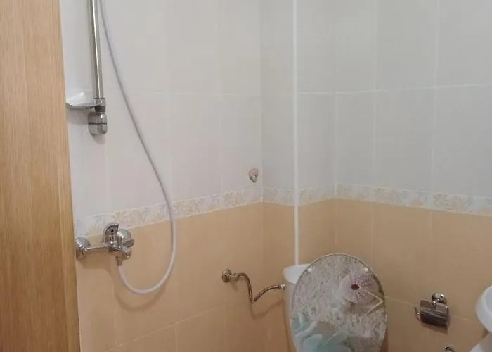 Art Ruja アパート *