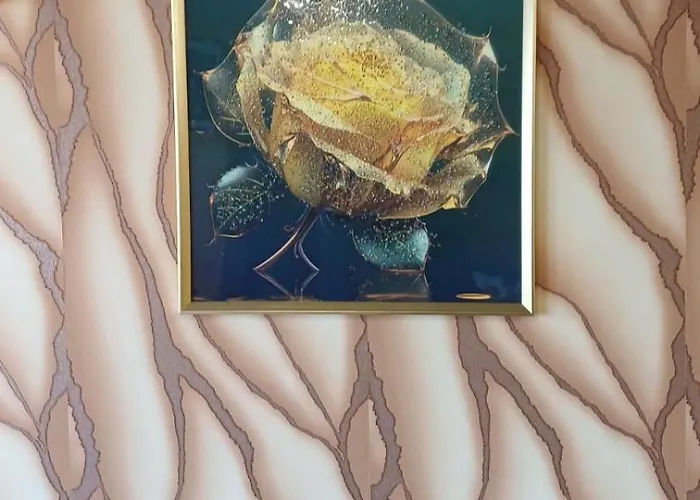 Art Ruja ヴァルナ